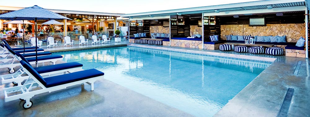 Poolside area at YHA Townsville